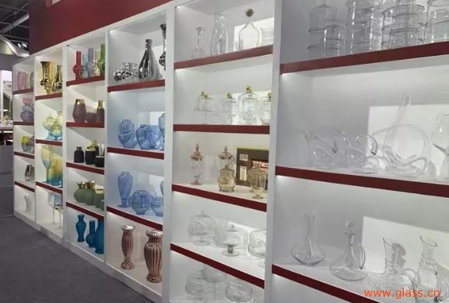 國內外玻璃器皿行業專家、企業齊聚祁縣